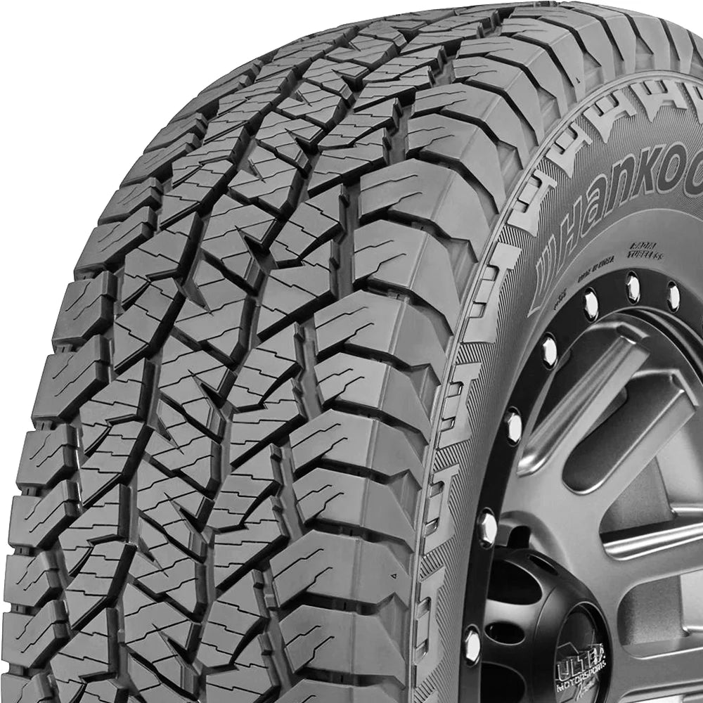 255/70R18 113T Tire X462617